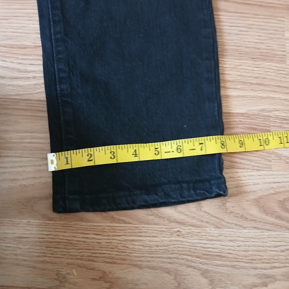 Time and Tru Women's High-Rise Black Jeans - Picture 6 of 8